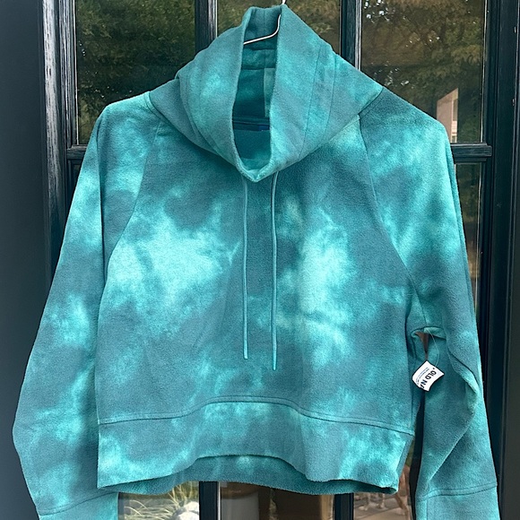 Old Navy Go-Warm Cropped Microfleece Funnel-Neck Sweatshirt - Picture 12 of 12